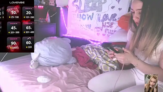 Blondiewithanass 现场XXX聊天