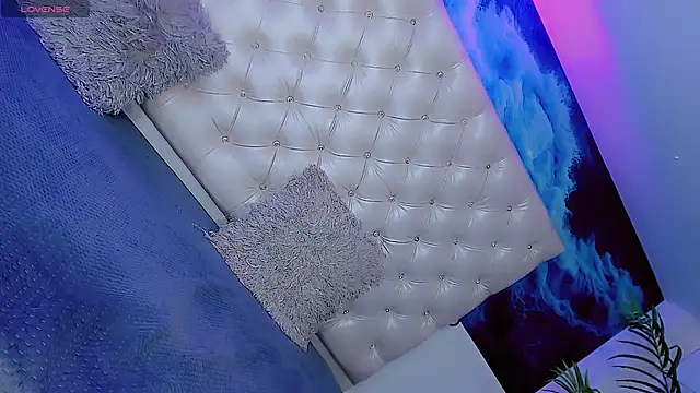 Show de Daniiela_Ember na webcam