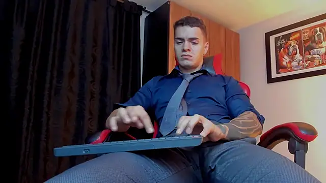 ALPHA_DOMINUS_ live XXX chat