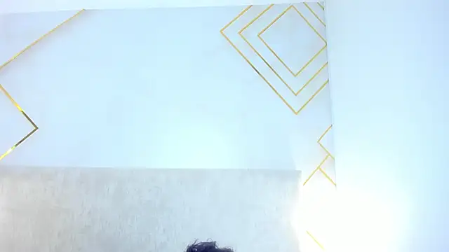 Nioki_ লাইভ XXX চ্যাট