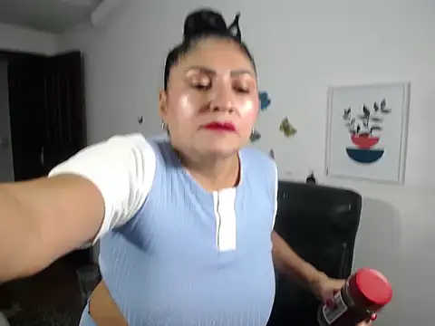 mature_bigboobs10 Adlı Modelin Canlı XXX Sohbeti