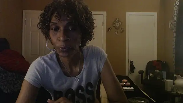 XXX chat uživo modela DivatheSnakecharmer