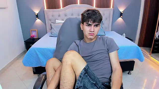 Tommy18__ Live XXX-chat