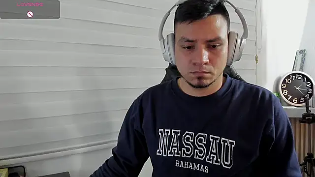 Rick_Adams Adlı Modelin Canlı XXX Sohbeti