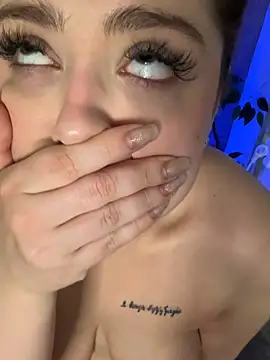 KellyMoors Live XXX Chat