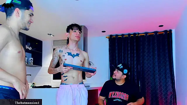 Show modela TheBatMansion na web-kameri