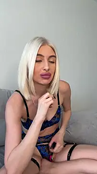 Mia_Roxie élő XXX-chatje