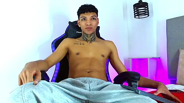 Chat +18 de Rick_Wade ao vivo