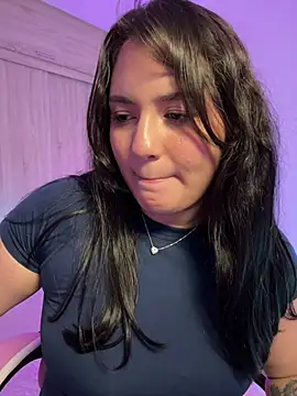 Angeldusttt: онлайн-секс-чат