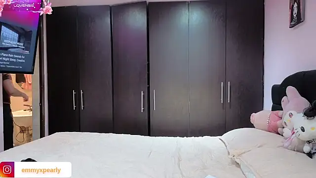 emyxpearly: онлайн-секс-чат