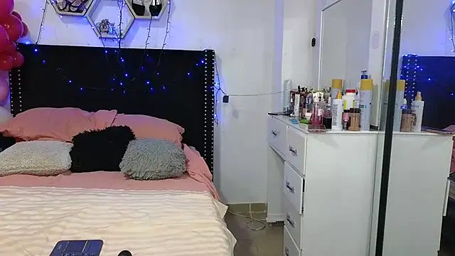 charlotte_077 Chat XXX in diretta