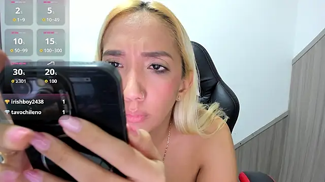 Show modela Isa_klein na web-kameri