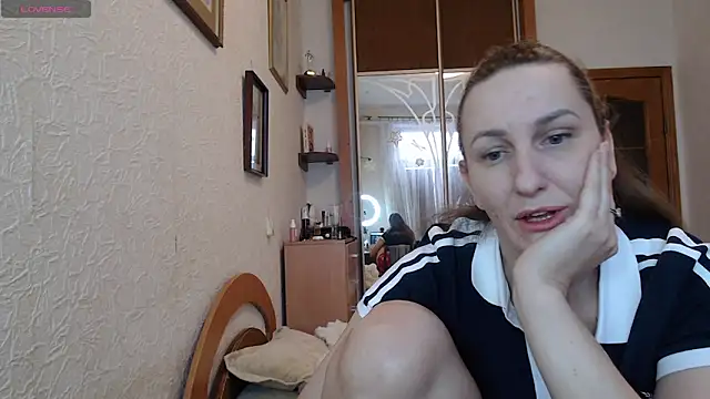 Yevgeshka-Milashka 现场XXX聊天