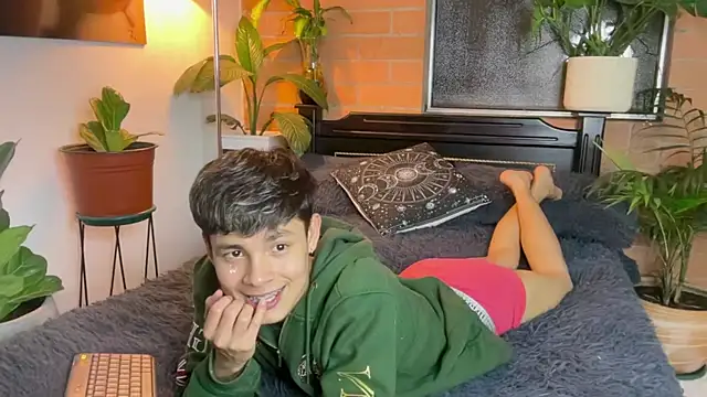 Andy_Belier23 Live XXX-Chat