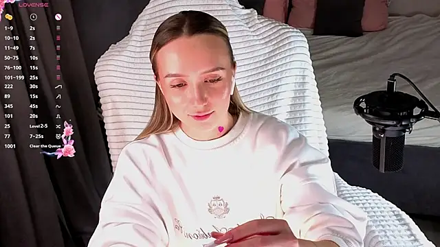 Онлайн чат XXX HollisBeckett