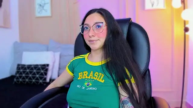 Czat XXX na żywo – lucy_neil