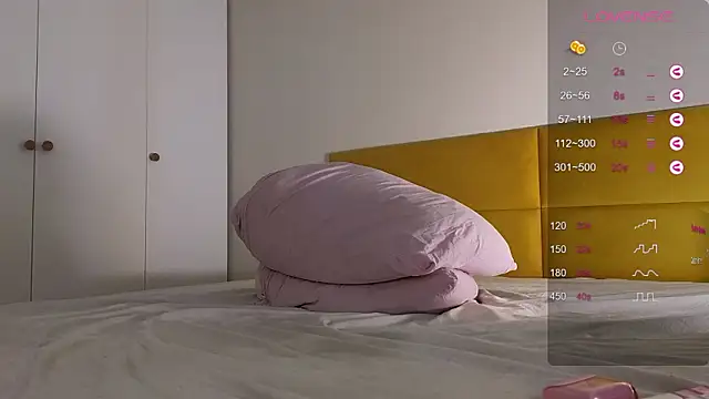 AliceKingsleigh live XXX chat