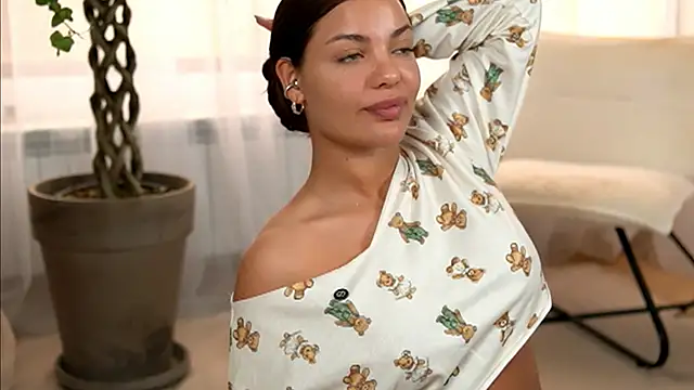 XXX chat uživo modela TheMaddisonShow_