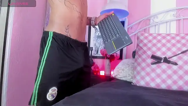 Aiden_Cash7 – Live XXX-chat