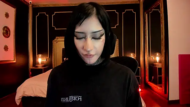 Chat +18 de Kat_VonDe ao vivo