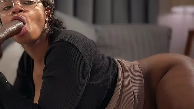 Онлайн чат XXX CharlottX