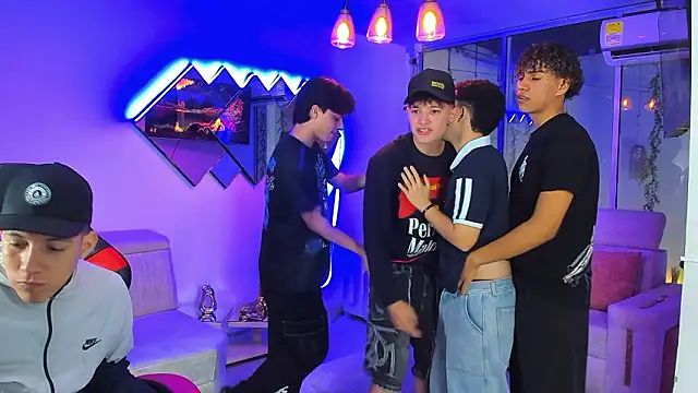 Houseofwarrios live XXX chat