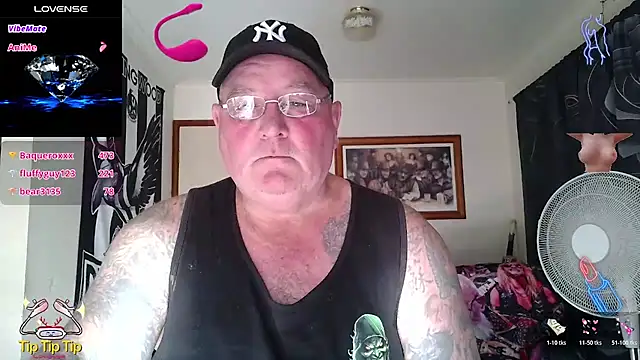 KINKYBLUEYES69 webkamerás műsora