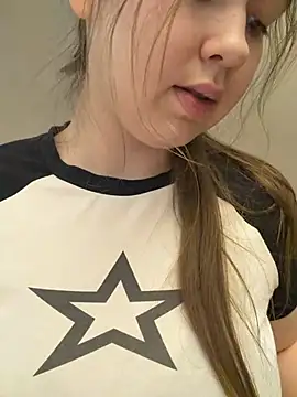 HornyGirlH Show Webcam