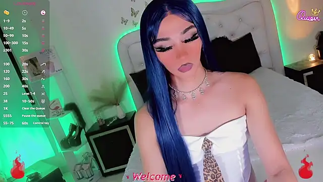 Baby_Aliz: διαδικτυακό σόου στην κάμερα