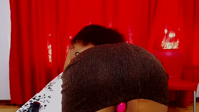 SexyBustyBoobs' Webcam Show