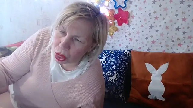 QueenLana Show in webcam