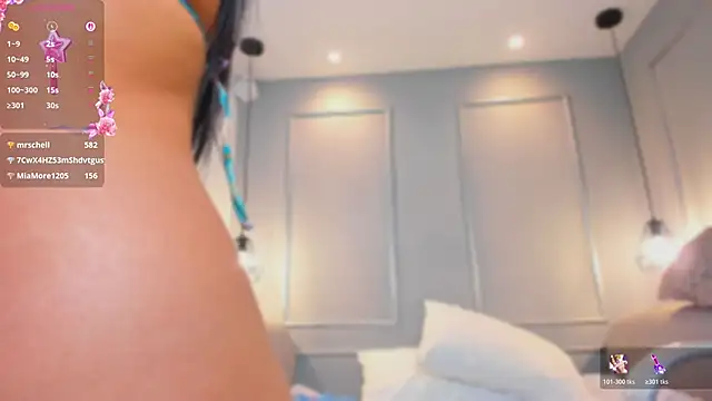 MiaSmit_ Adlı Modelin Canlı XXX Sohbeti