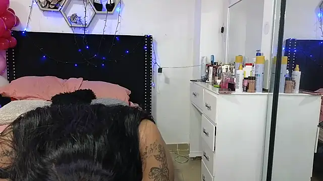 Czat XXX na żywo – charlotte_077