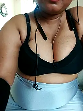 Show modela tamil_palkova_couples na web-kameri