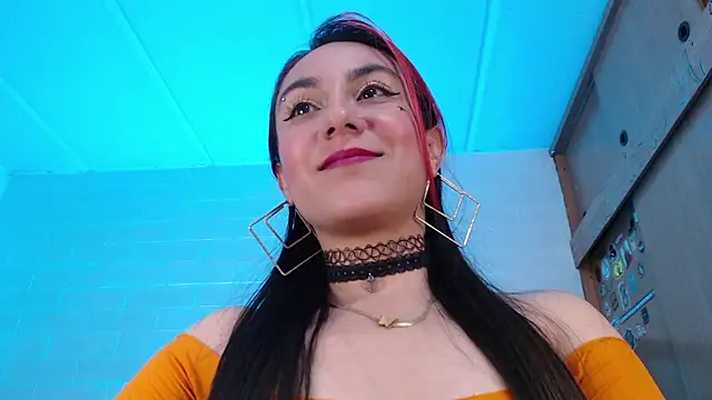 Amy66 Adlı Modelin Canlı XXX Sohbeti