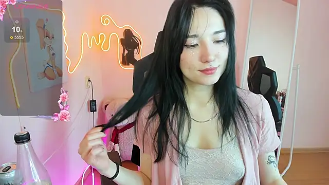 AliceeinWonderlanddd Adlı Modelin Canlı XXX Sohbeti