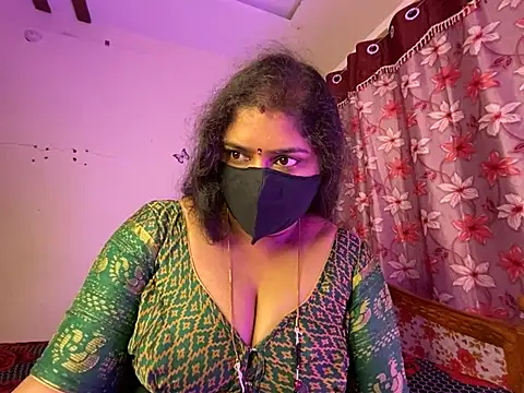 LouleyRanii Chat XXX in diretta