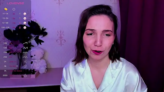 KindHazelHere_ élő XXX-chatje