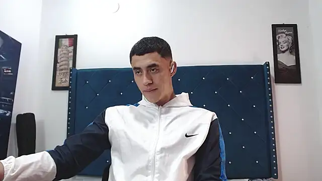 Chat +18 de Cris_steban1 ao vivo