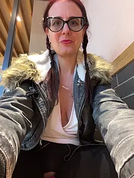 NataKitten Adlı Modelin Canlı XXX Sohbeti