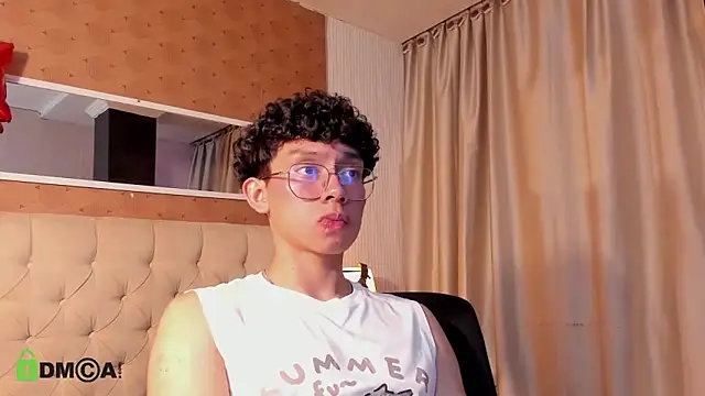 عرض كام liam_twiink