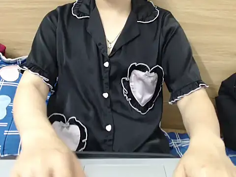 Lingzhu2024: онлайн-секс-чат