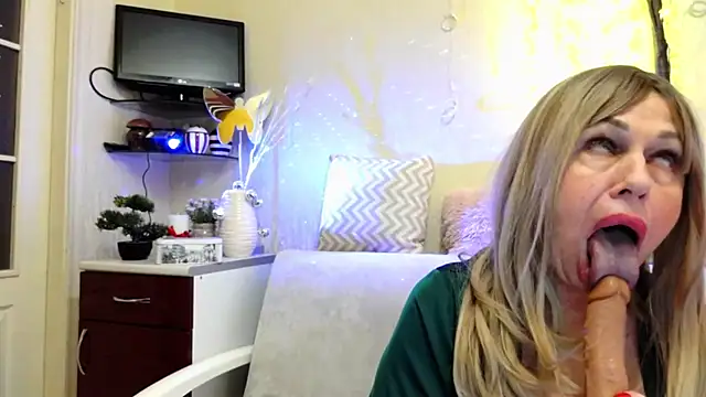 دردشة SusieNoreen الجنسية المباشرة