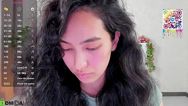 Chatroom XXX en direct de FlirtyAura