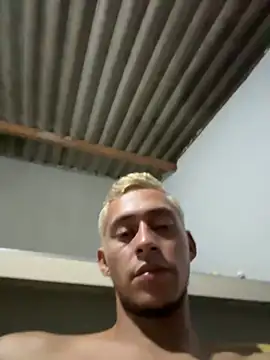 Pokazy przed kamerką – Boy_hot-