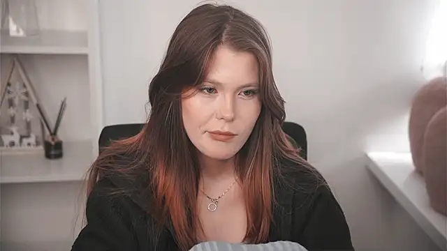 MarnieWootan Adlı Modelin Canlı XXX Sohbeti