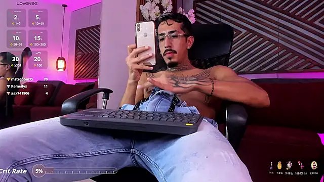 Donovan_Desmond Chat XXX live