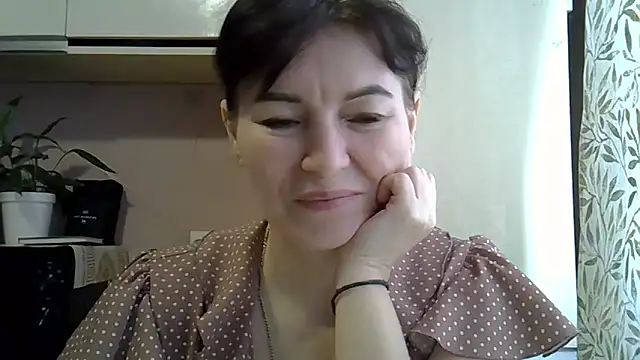 Krystal_82 Adlı Modelin Canlı XXX Sohbeti