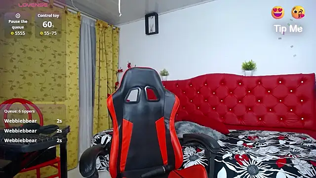 Chat +18 de valeria_martinez19 ao vivo