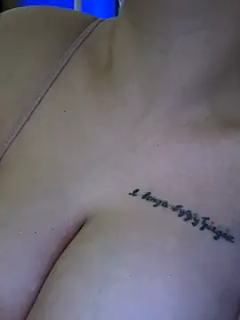 KellyMoors 现场XXX聊天